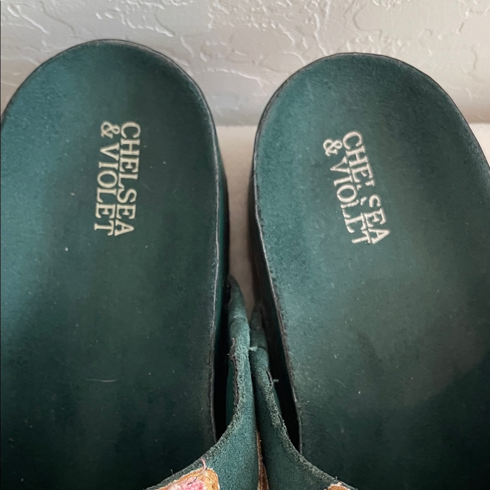 Chelsea& Violet Green Floral Embroidered clogs - Picture 2 of 11